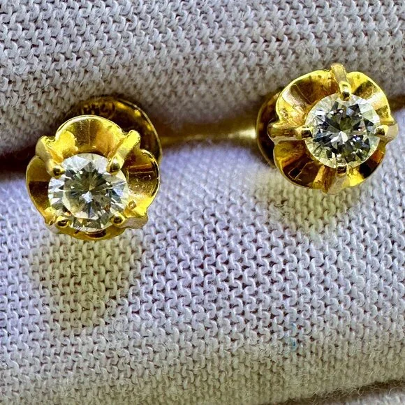 Vintage 18K Yellow Gold Diamond Stud Earrings - Picture 1 of 11
